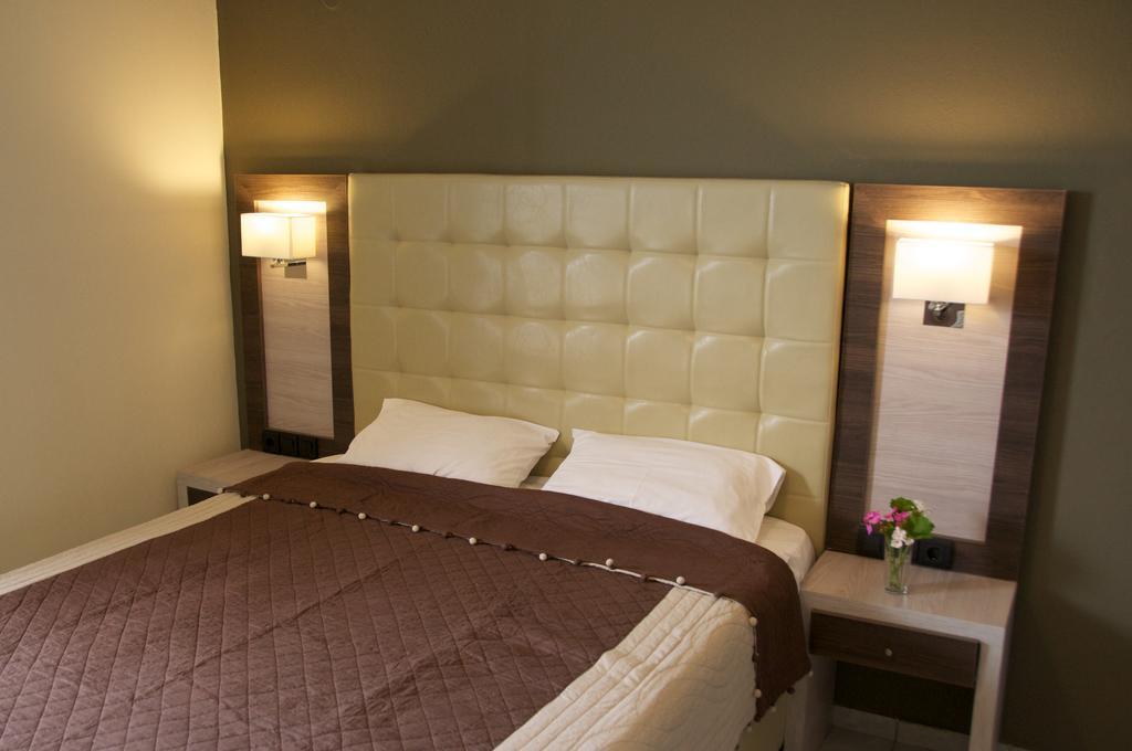Virgin Mary Apartment Rodhákinon Phòng bức ảnh